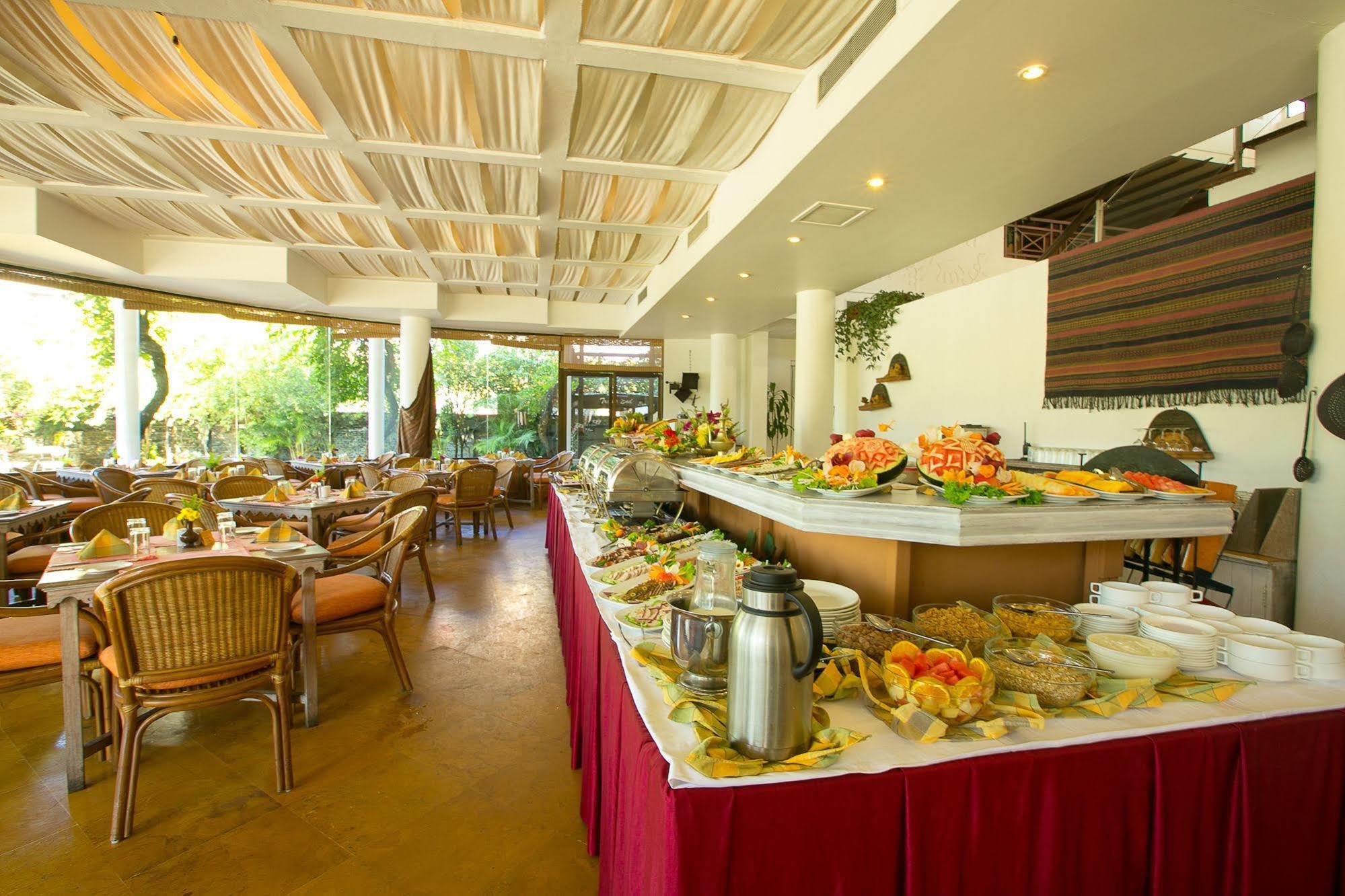 Shangri-La Village Resort, Pokhara Eksteriør billede