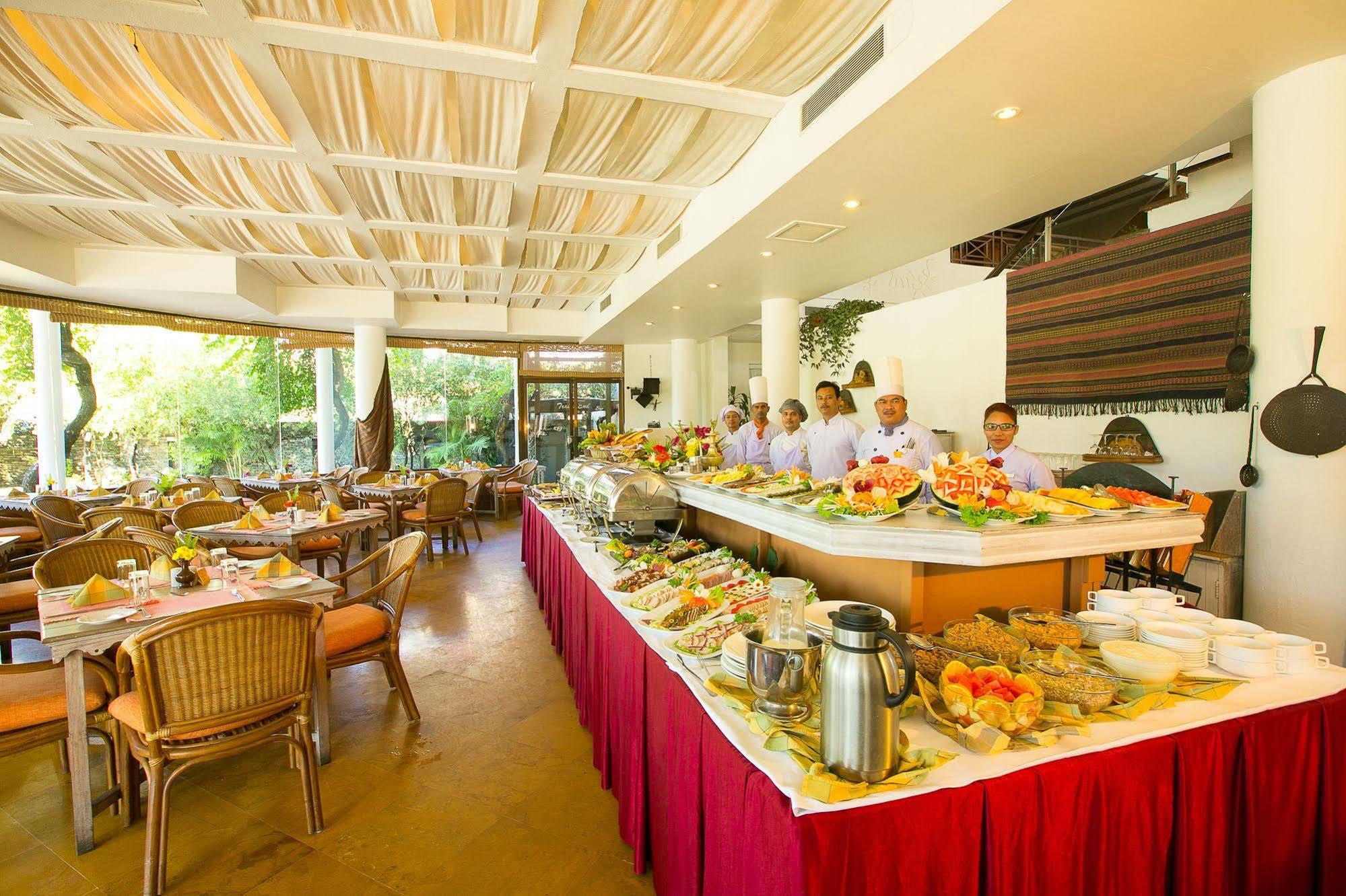 Shangri-La Village Resort, Pokhara Eksteriør billede